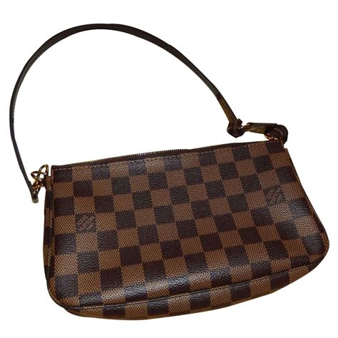 lv pochette nm